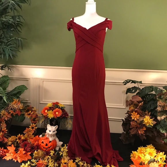 Dresses & Skirts - Formal evening gown